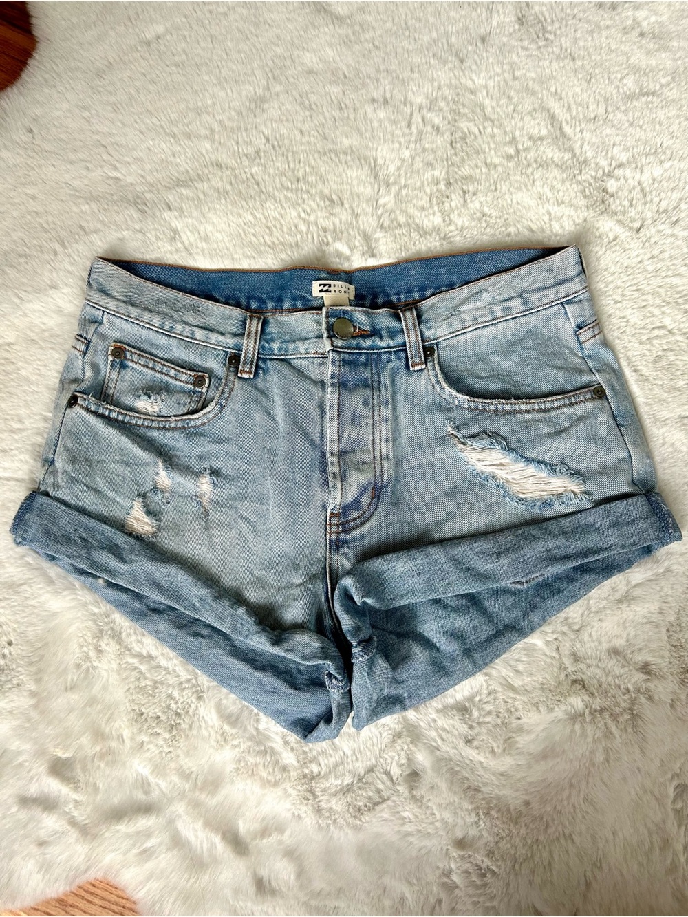 Billabong Light Wash Distressed Roll Hem Denim Womens Shorts 30